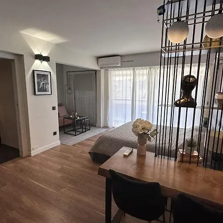 Apartment Modern In The Hearth Of Just A Few Steps From The Croisette Front And Shops - 2242 Cannes